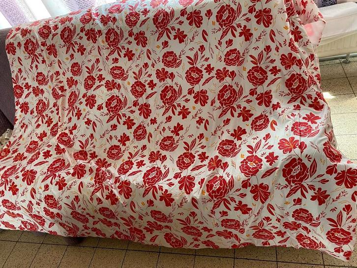 Édredon léger / Couette imprimée – Élégance florale, Maison & Meubles, Accessoires pour la Maison | Plaids & Couvertures, Comme neuf