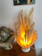 Mid-Century yellow Corolle Lamp by Georgia Jacob,, Huis en Inrichting, Lampen | Tafellampen, Ophalen, Zo goed als nieuw