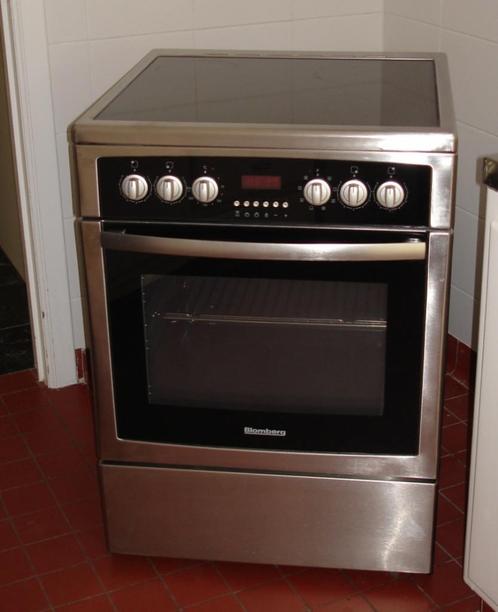 Electroménager Cuisinière vitrocéramique, Electroménager, Cuisinières, Comme neuf, À Poser, 4 zones de cuisson, 85 à 90 cm, 60 cm ou plus