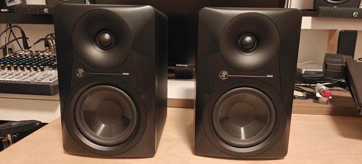 Studio monitoren Mackie MR524, Muziek en Instrumenten, Overige Muziek en Instrumenten, Zo goed als nieuw, Ophalen