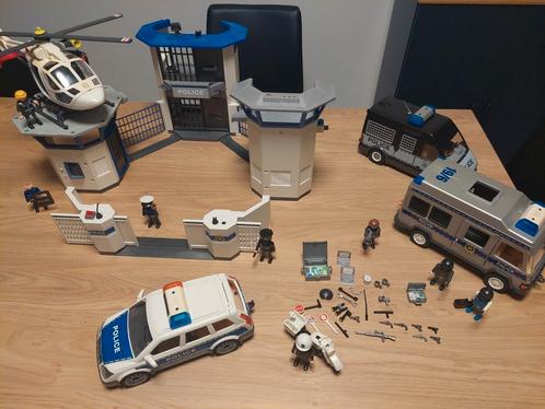 Playmobil Police Grand Lot met station, helikopter, combi en, Kinderen en Baby's, Speelgoed | Playmobil, Gebruikt, Ophalen of Verzenden