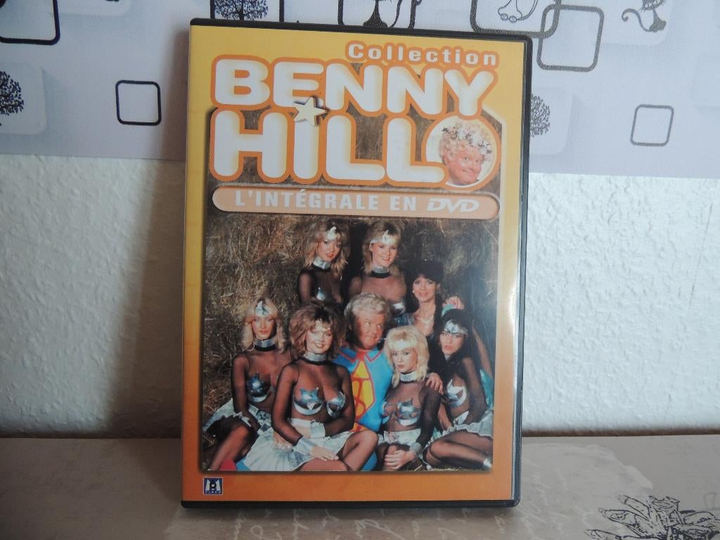DVD - Benny Hill l'intégrale - Volume 3 & 4, Cd's en Dvd's, Dvd's | Cabaret en Sketches, Ophalen