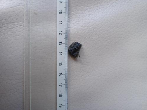 Moldaviet 1,76 g, Verzamelen, Mineralen en Fossielen, Overige typen, Ophalen of Verzenden