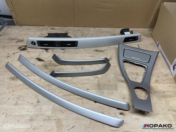 Interieurlijsten set BMW 3 serie E90 E91 E92 E93 grijs CCC, Autos : Pièces & Accessoires, Habitacle & Garnissage, Utilisé, Enlèvement ou Envoi