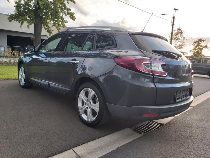 Renault Megane break 1.5dci Euro5 / 2011 / boîte AUTOMATIQUE, Auto's, Renault, Particulier, Mégane, ABS, Airbags, Airconditioning