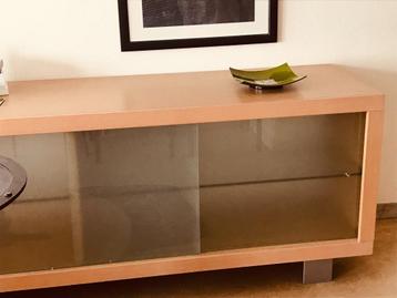 Dressoir tijdloos design beschikbaar voor biedingen