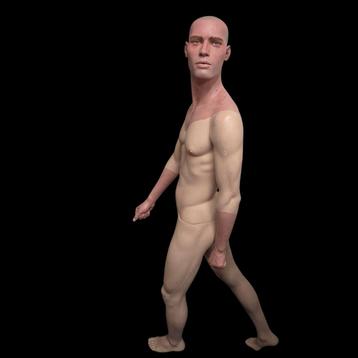 Handgeschilderde realistische lopende mannequin  beschikbaar voor biedingen