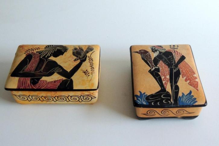 Griekse doosjes in aardewerk, Antiek en Kunst, Antiek | Keramiek en Aardewerk, Ophalen