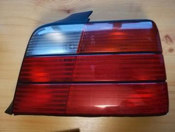 Achterlicht rechts BMW E36 sedan beschikbaar voor biedingen