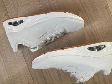 Skechers Los Angeles beschikbaar voor biedingen