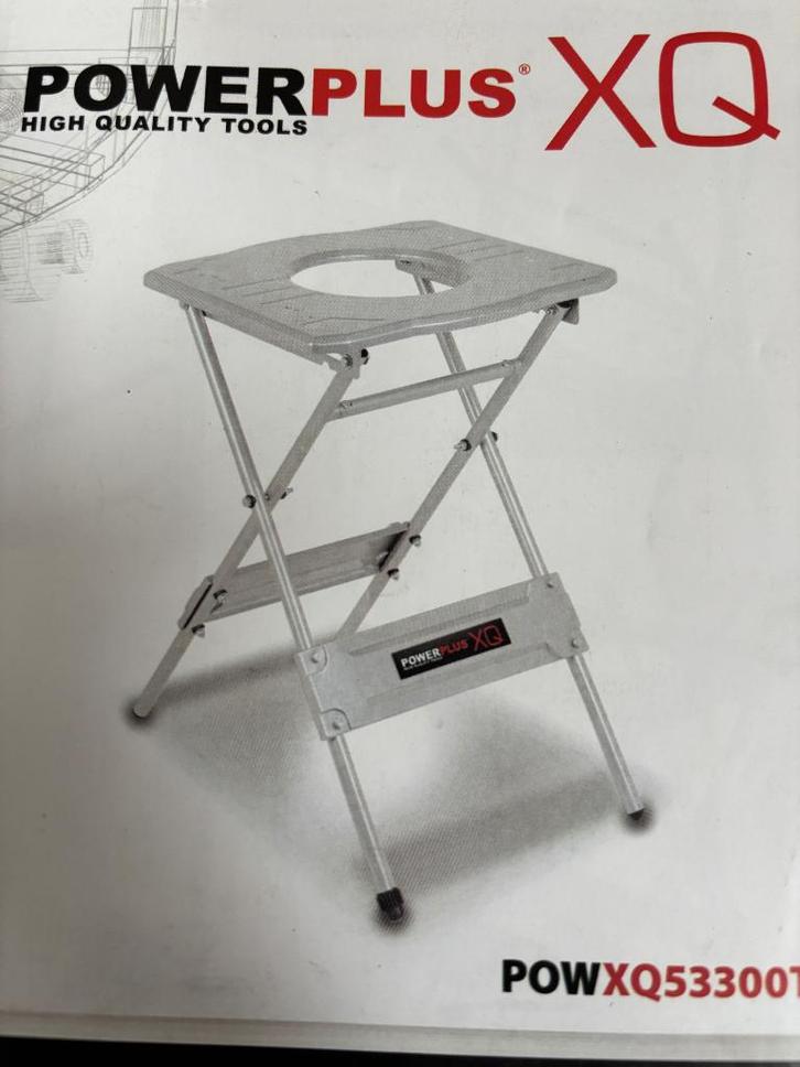 Powerplus afkortzaag met bijbehorende tafel, Doe-het-zelf en Bouw, Gereedschap | Zaagmachines, Zo goed als nieuw, Afkortzaag, 1200 watt of meer