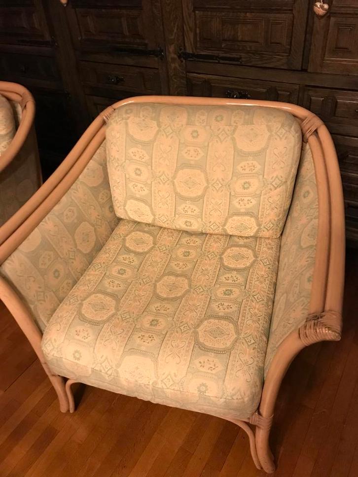 2 Italiaanse design Gasparucci zeteltjes in goede staat, Antiquités & Art, Antiquités | Meubles | Chaises & Canapés, Enlèvement