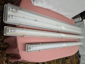 3x TL-armaturen       beschikbaar voor biedingen