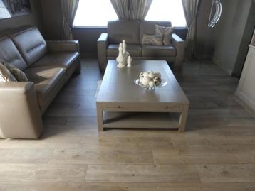 tafel beschikbaar voor biedingen