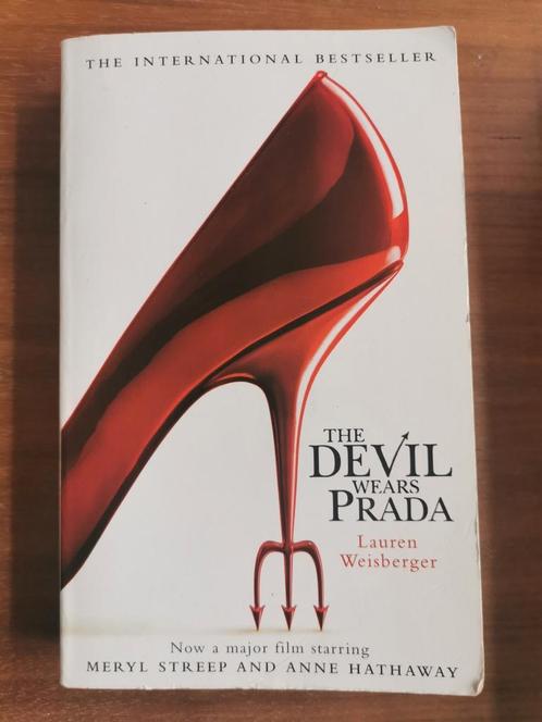 The devil wears Prada - Lauren Weisberger, Boeken, Romans, Gelezen, Ophalen of Verzenden