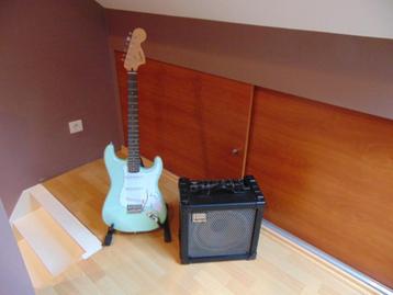 Stratocaster Squier CV 50s + Gitaarversterker roland Cube 30 beschikbaar voor biedingen