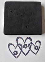 Sizzix met elkaar verweven hartjes snijmal, Hobby en Vrije tijd, Scrapbooking, Ophalen of Verzenden, Gebruikt, Slicemachine of Snijmachine