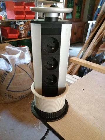 evoline port 3 stopcontacten beschikbaar voor biedingen