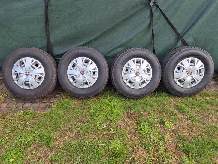 Fiat Ducato 225-75-16 steek 5x130 banden 7-8 mm, Auto-onderdelen, Banden en Velgen, Banden en Velgen, Zomerbanden, 16 inch, 225 mm