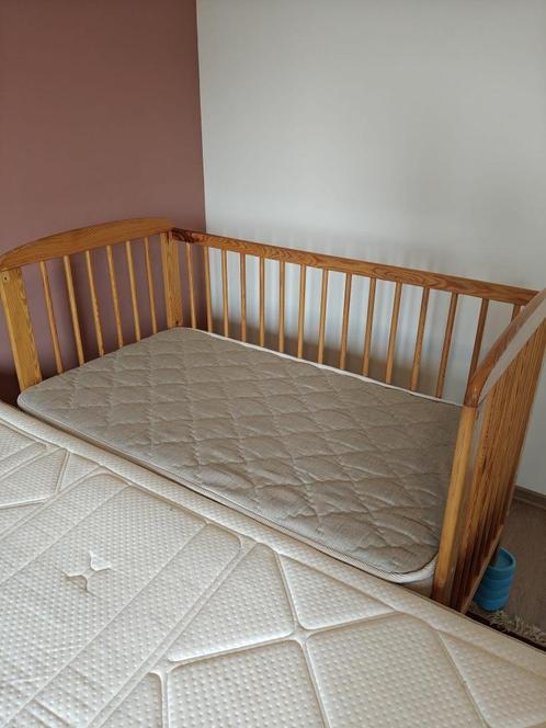Baby bedje / cosleeper met orthopedische baby/kinder matras, Kinderen en Baby's, Babywiegjes en Ledikanten, Zo goed als nieuw