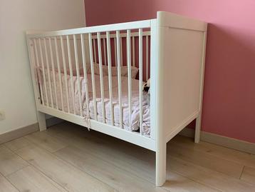 Lit bébé avec matelas et commode-table à langer à 3 tiroirs, Enlèvement, Utilisé, Lit