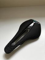 Ryet 3d geprint zadel met carbon rails, Vélos & Vélomoteurs, Vélos Pièces, Enlèvement ou Envoi, Comme neuf, Selle