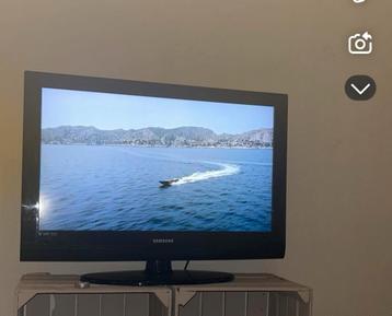  Lot de 2 télévisions – à vendre pour pièces ou dépannage beschikbaar voor biedingen