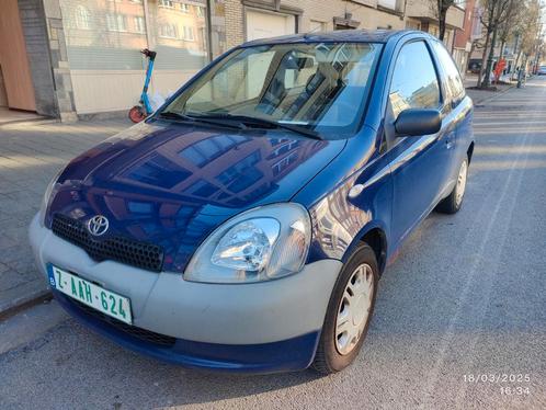 Toyota yaris 1000cc An.2000, Auto's, Toyota, Yaris, Airbags, Radio, Benzine, Berline, 3 deurs, Handgeschakeld, Blauw, Grijs, Stof