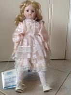 Porseleinen pop The Heritage Mint Collection 88-89, Verzamelen, Poppen, Ophalen of Verzenden, Zo goed als nieuw, Pop