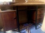 Oude model Bureautafel:  Breedte 140 cm, diepte 60 cm, Ophalen