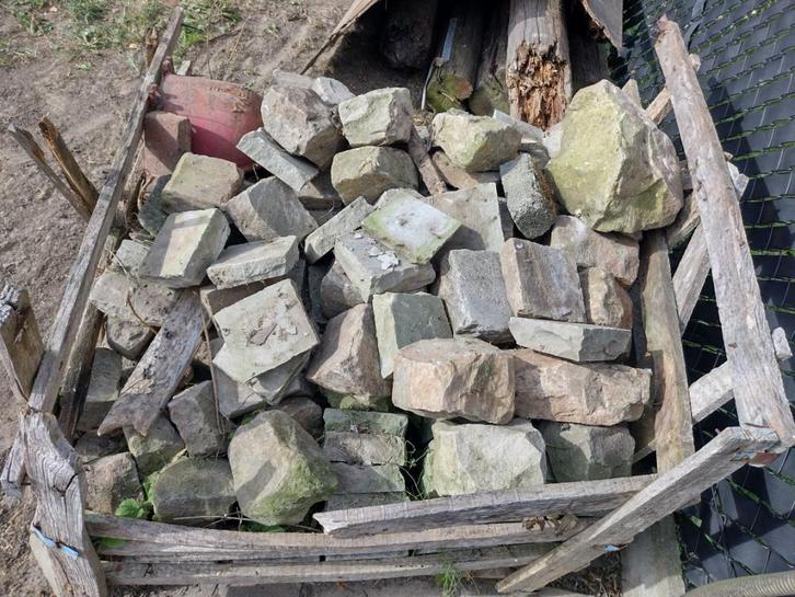 Gratis restdeel kasseien en plaquetten., Tuin en Terras, Tegels en Klinkers, Gebruikt, Klinkers, Natuursteen, Minder dan 5 m²