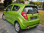 Chevrolet Spark 1.2i ** 57 000 KM ** AIRCO+LEDER * CAR PASS*, Auto's, Zwart, 4 cilinders, Leder en Stof, Bedrijf