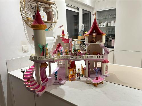 Playmobil groot sprookjeskasteel, Kinderen en Baby's, Speelgoed | Poppenhuizen, Zo goed als nieuw, Ophalen