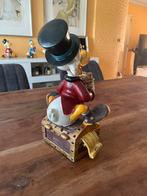 Dagobert op kist, Ophalen of Verzenden, Overige figuren, Zo goed als nieuw, Beeldje of Figuurtje