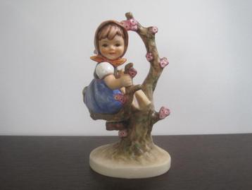 Beeldje Goebel Hummel 141/1 Meisje in de appelboom beschikbaar voor biedingen