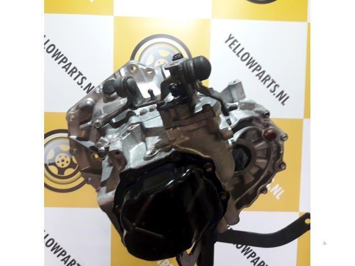 Versnellingsbak van een Suzuki Swift, Auto-onderdelen, Transmissie en Toebehoren, Suzuki, Nieuw, 6 maanden garantie, 12 maanden garantie