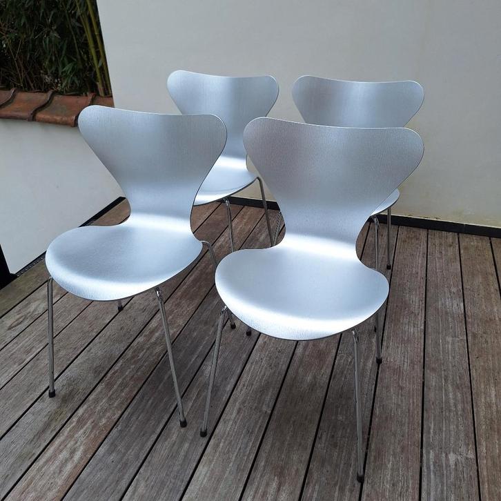 4 chaises Série 7 de Arne Jacobsen pour Fritz Hansen -argent, Antiquités & Art, Antiquités | Meubles | Chaises & Canapés, Enlèvement