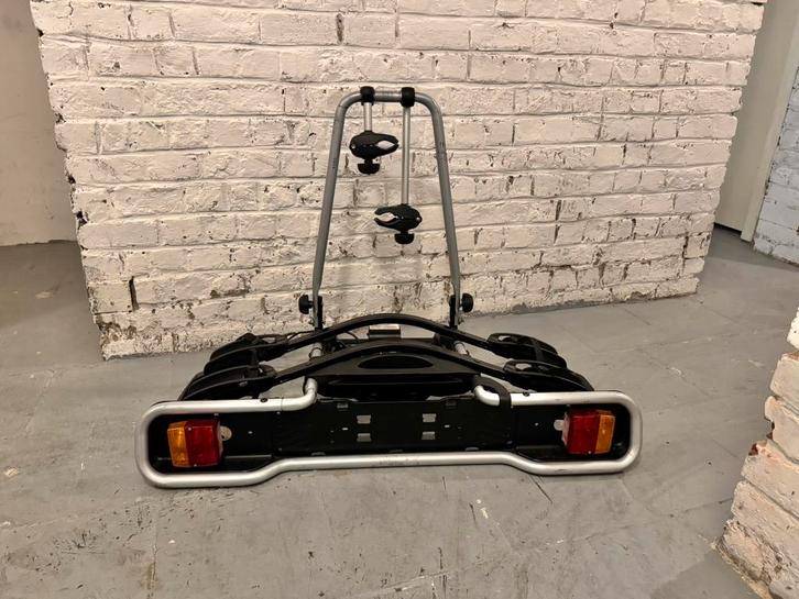 THULE fietshouder (2 fietsen) kantelbaar en afsluitbaar, Auto diversen, Fietsendragers, Zo goed als nieuw, Trekhaakdrager, 2 fietsen