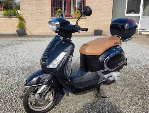 🆕SCOOTER•RAZZO CAPRI Venice_125 CC_08/2015💢1.500€💢, Vélos & Vélomoteurs, Scooters | Marques Autre, Utilisé, Classe B (45 km/h)