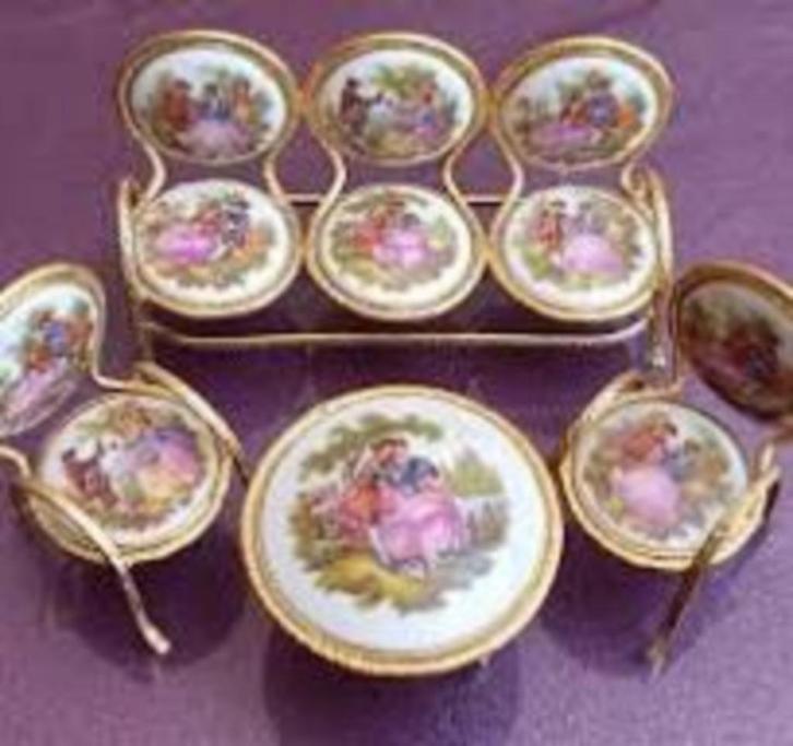 tafel en stoelen van het beroemde merk limoges, Frankrijk., Antiek en Kunst, Antiek | Porselein, Ophalen