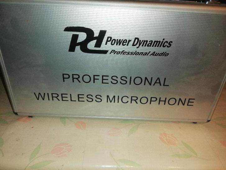 Microphones sans fil Prof Power Dynamics 4 pièces, Musique & Instruments, Microphones, Comme neuf, Autres types, Sans fil, Enlèvement
