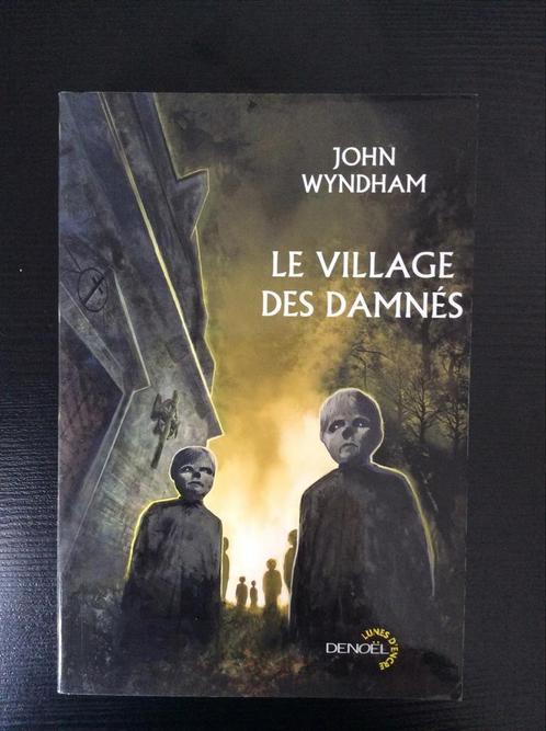 Le village des damnés, Livres, Littérature, Comme neuf