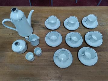 21 delig Wit koffieset met zilverkleurig rand rand = 8 EUR  beschikbaar voor biedingen