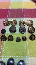 Ancien boutons, Enlèvement