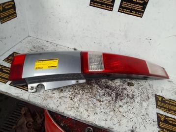 Achterlicht links van een Opel Meriva beschikbaar voor biedingen