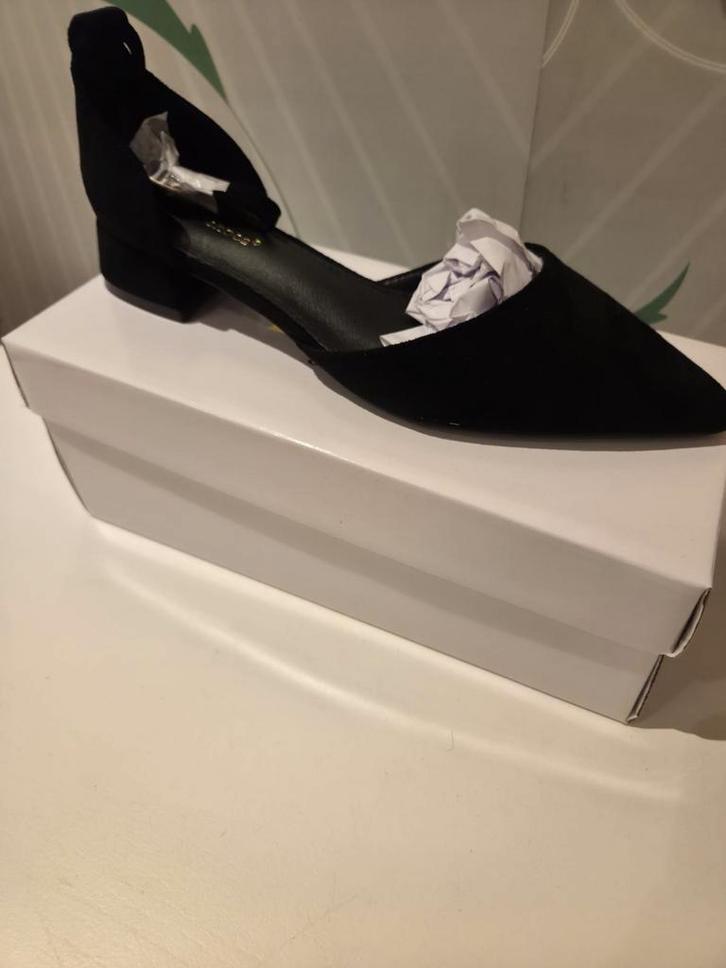 Zwarte damesschoenen — maat 38-nieuw met label, Antiek en Kunst, Kunst | Designobjecten, Ophalen of Verzenden