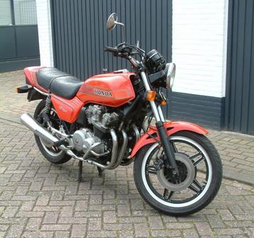 Honda cb 750 --1982 -- avec 74000 km au compteur disponible aux enchères