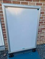 Panneau publicitaire sur roulette!, Enlèvement