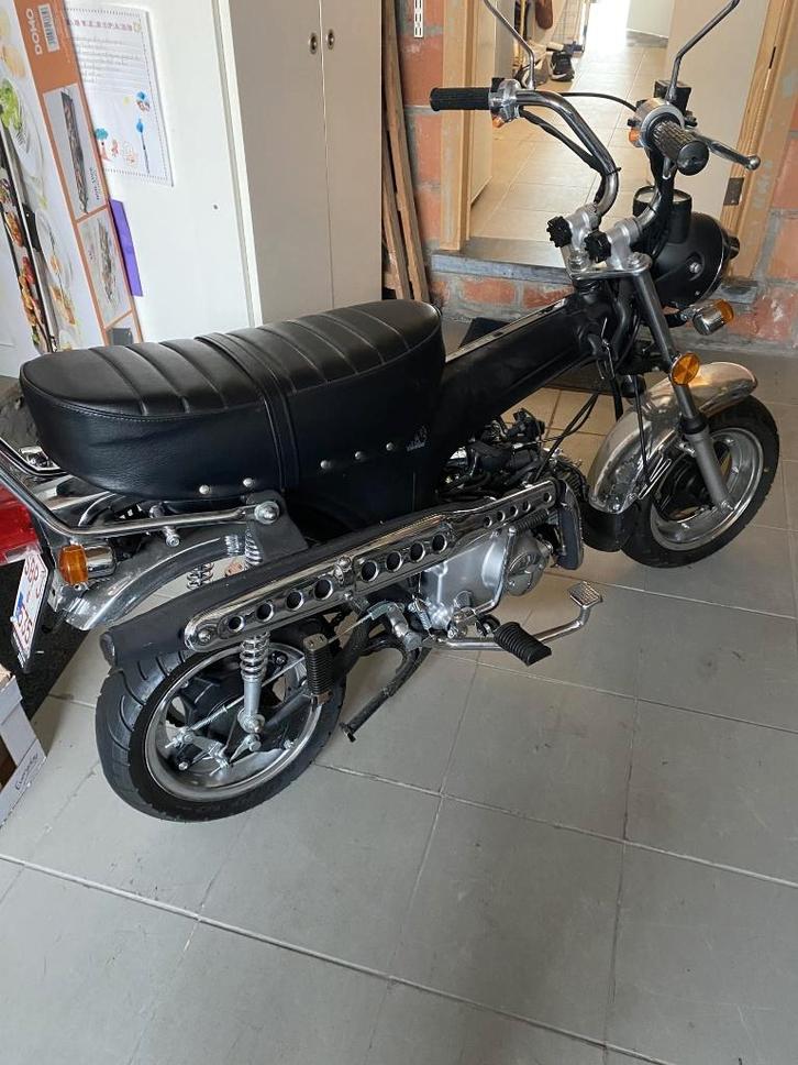 Dax - Zhenhua DX Mat Zwart NT, Fietsen en Brommers, Brommers | Overige merken, Zo goed als nieuw, Klasse B (45 km/u), Ophalen