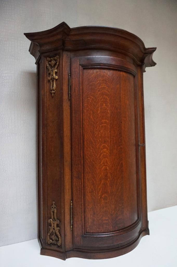 Antiek halfrond kastje, Antiquités & Art, Antiquités | Meubles | Armoires, Enlèvement ou Envoi